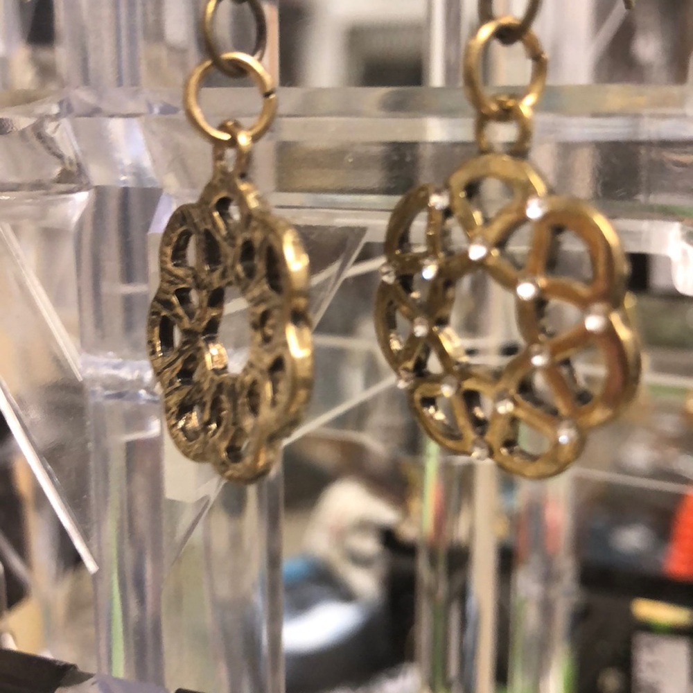 Gold rhinestone earrings VERY Good Vintage